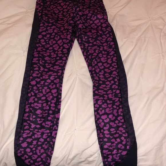 Lululemon drop it like its hot leggings! - Picture 4 of 6